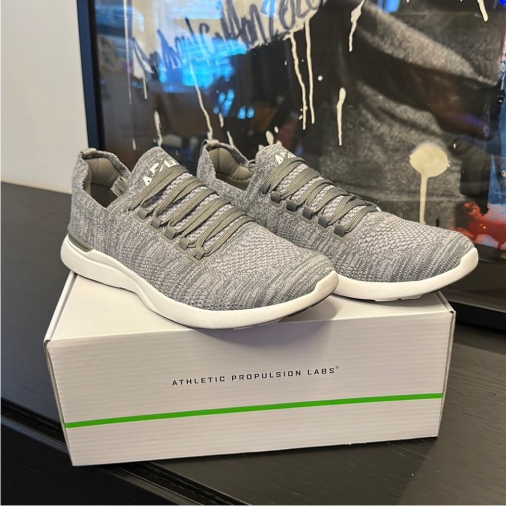 APL Breeze Women’s 7.5 Grey/Silver